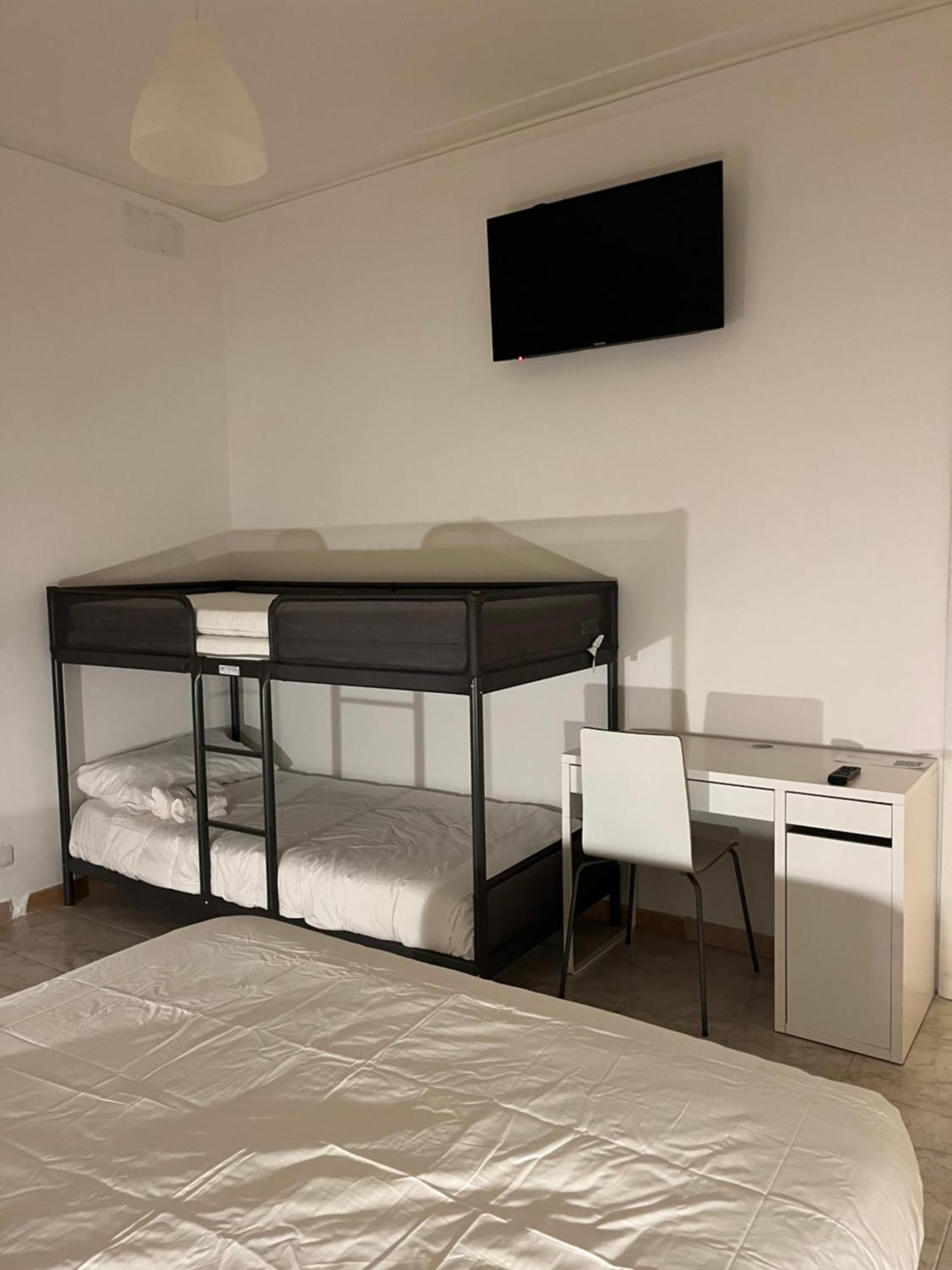 רומא Scalo 71 Guest House מראה חיצוני תמונה